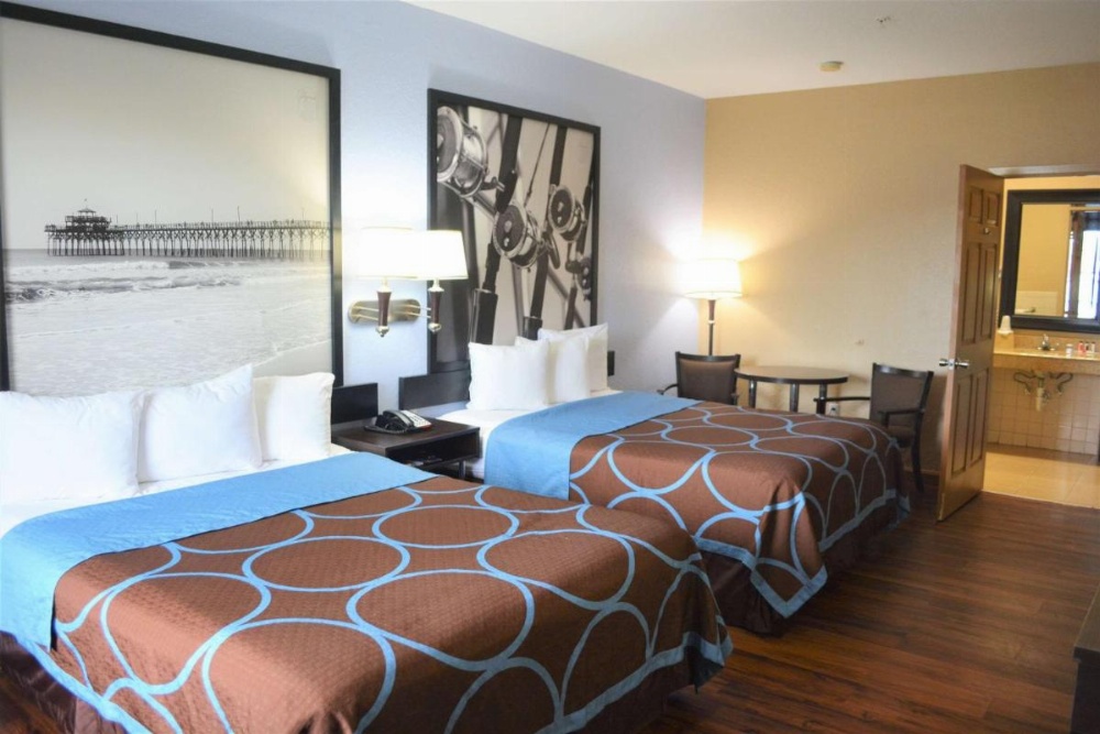 Super 8 by Wyndham Galveston