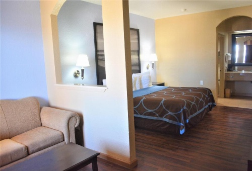 Super 8 by Wyndham Galveston image 19